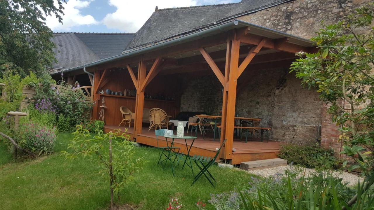 Hotel Les Hirondelles Sainte-Suzanne  Exterior foto